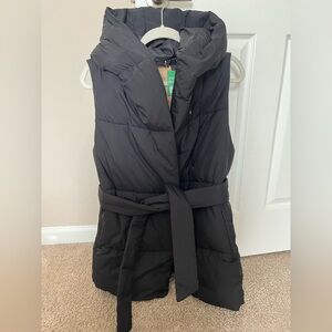 Gap black puffer vest